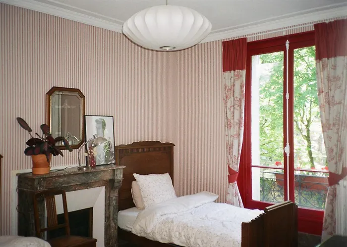 Maison Des Marronniers Bed & Breakfast