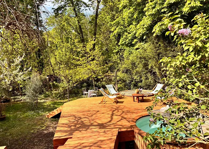 Maison Des Marronniers Bed & Breakfast
