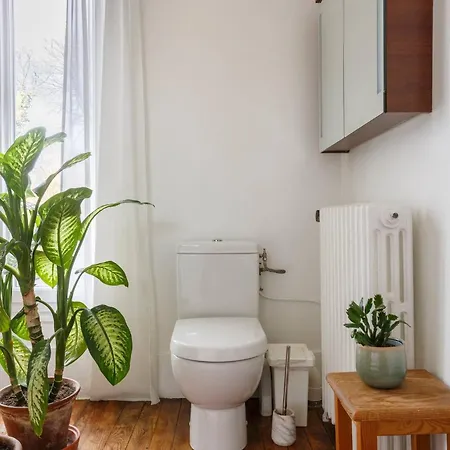 Maison Des Marronniers Bed & Breakfast *
